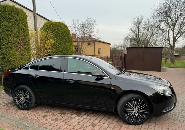 Opel Insignia cena 28500 przebieg: 157660, rok produkcji 2009 z Pionki małe 172